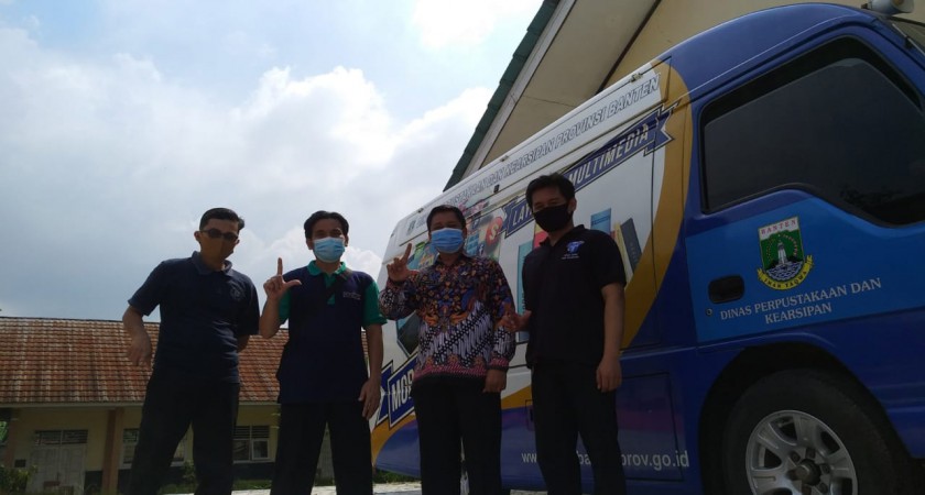 KUNJUNGAN PERPUSDA PROVINSI BANTEN DI SMAN 1 KOPO