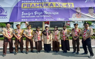 PENYEMATAN PRAMUKA GARUDA KEPADA SISWA/i SMAN 1 KOPO DI DEPAN PENDOPO BUPATI SERANG