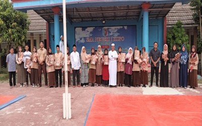 PENGUMUMAN DAN PEMBERIAN APRESIASI KEPADA SISWA BERPRESTASI DIBIDANG AKADEMIK SEMESTER GANJIL